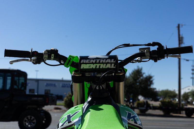 2025 Kawasaki KX250 LIME GREENImage 10