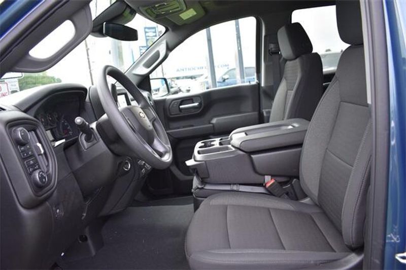 2024 Chevrolet Silverado 1500 CustomImage 26