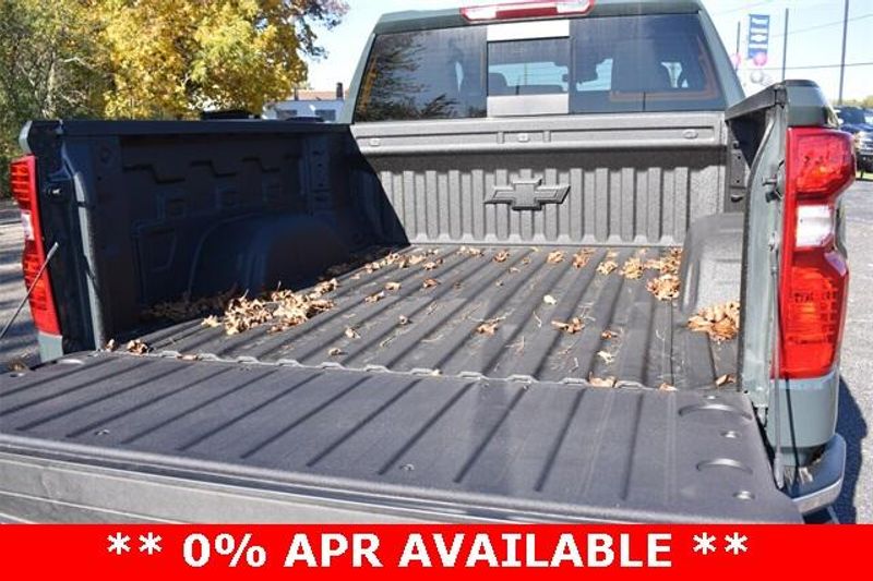 New 2025 Chevrolet Silverado 1500 LTImage 17