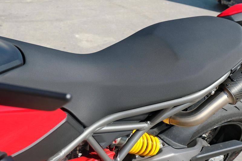 USED 2021 DUCATI HYPERMOTARD 950 Image 16