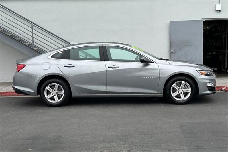 Used 2024 Chevrolet Malibu LTImage 3