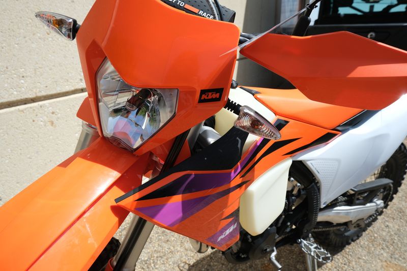 2024 KTM 350 EXCF ORANGEImage 3