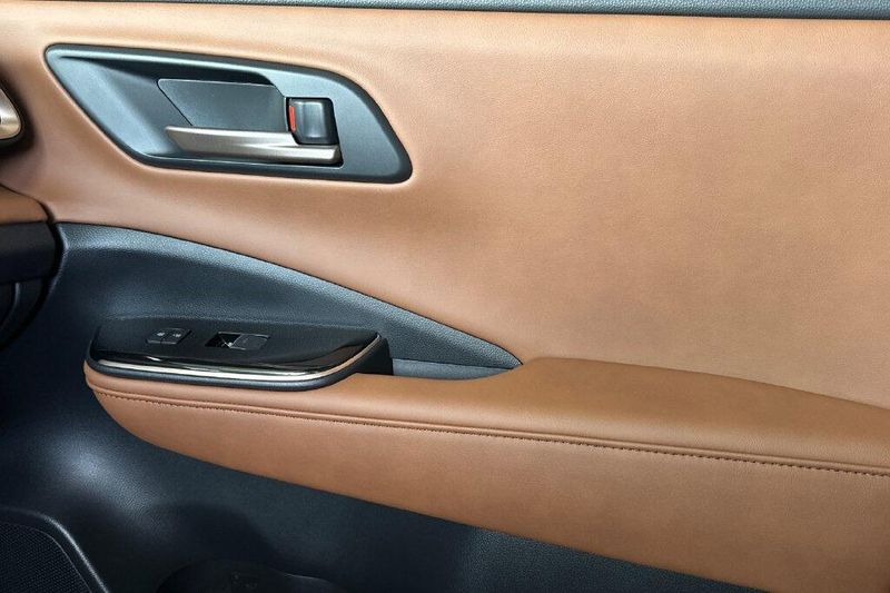 New 2026 Toyota Crown Signia XLEImage 19
