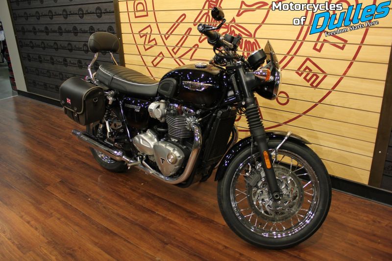 Used 2016 Triumph T120 Image 2