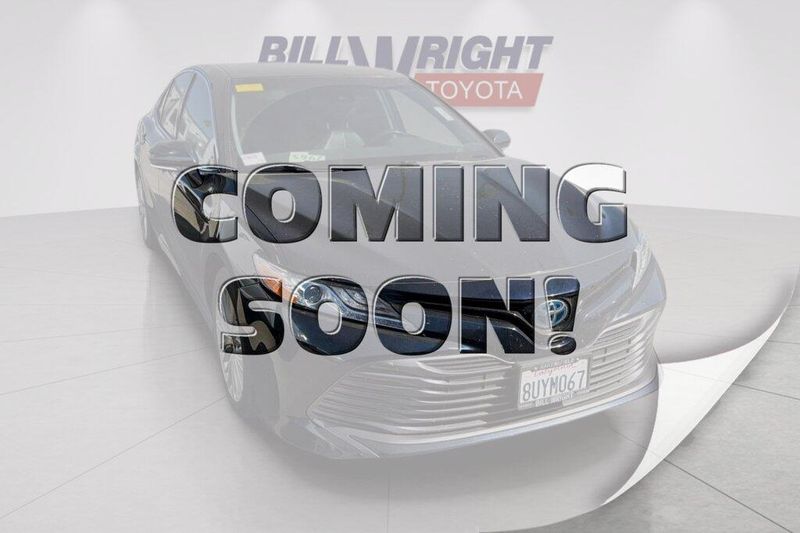 Used 2020 Toyota Camry Hybrid XLEImage 1