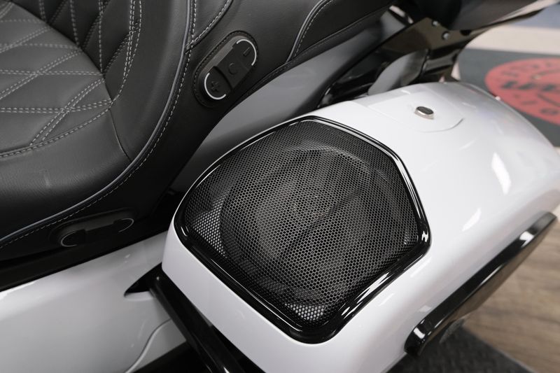 NEW 2025 INDIAN MOTORCYCLE PURSUIT DARK HORSE Image 16