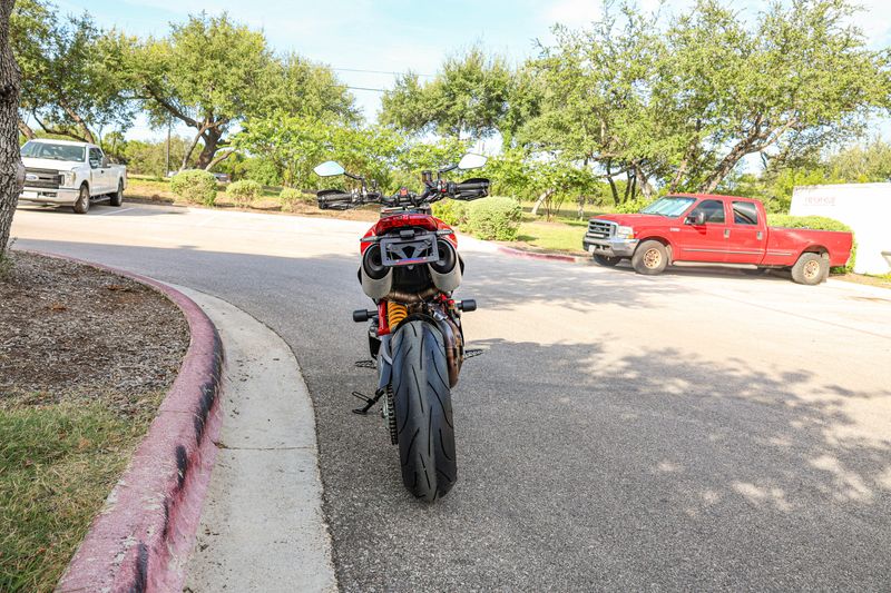USED 2020 DUCATI HYPERMOTARD 950 SP Image 13