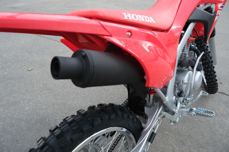 2025 Honda CRF125F BIG WHEEL REDImage 17