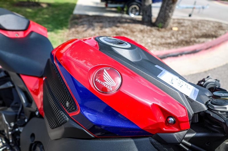 2022 Honda CBR1000RR ABS Image 9