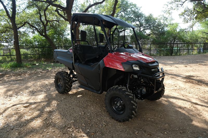 2025 Honda PIONEER 700 HERO REDImage 1