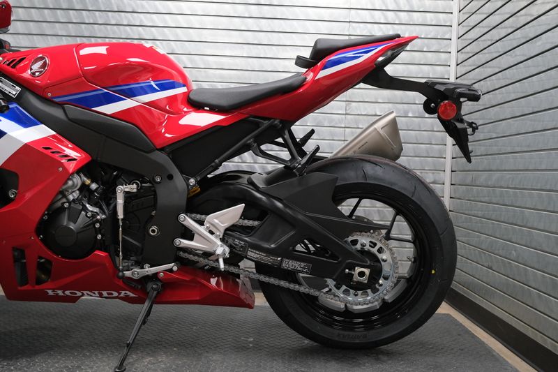 NEW 2026 HONDA CBR1000RRR FIREBLADE SP Image 17