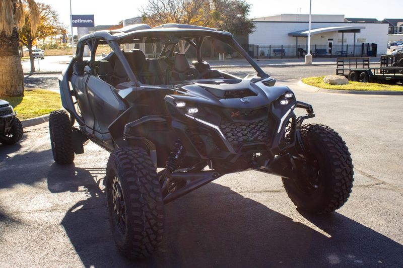 NEW 2026 CAN-AM MAVERICK R MAX X WITH SMARTSHOX 999T DCT Image 1