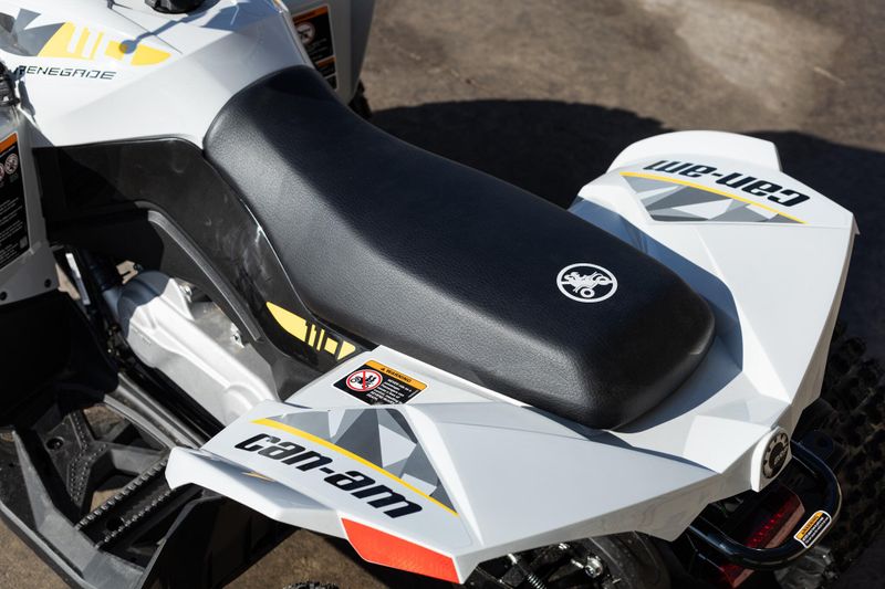 2025 Can-Am RENEGADE 110 EFI CATALYST GRAY AND NEO YELLOWImage 8