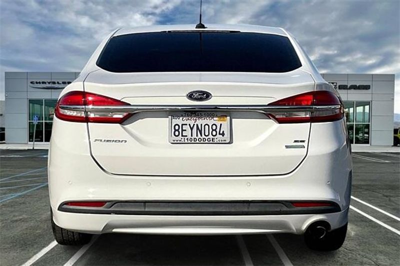 2018 Ford Fusion SEImage 3