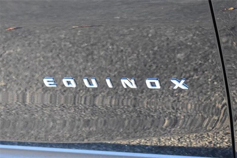 Used 2024 Chevrolet Equinox LTImage 12