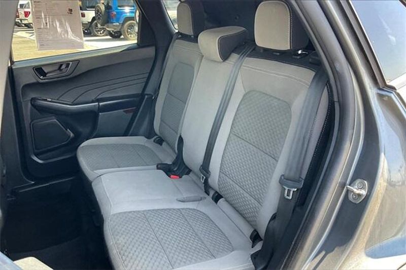 Used 2022 Ford Escape SEImage 25
