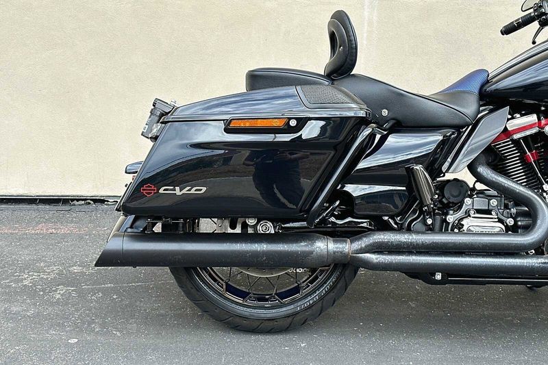 2022 Harley-Davidson Road Glide in a BLUE STEEL exterior color. BMW Motorcycles of Temecula – Southern California 951-395-0675 bmwmotorcyclesoftemecula.com 