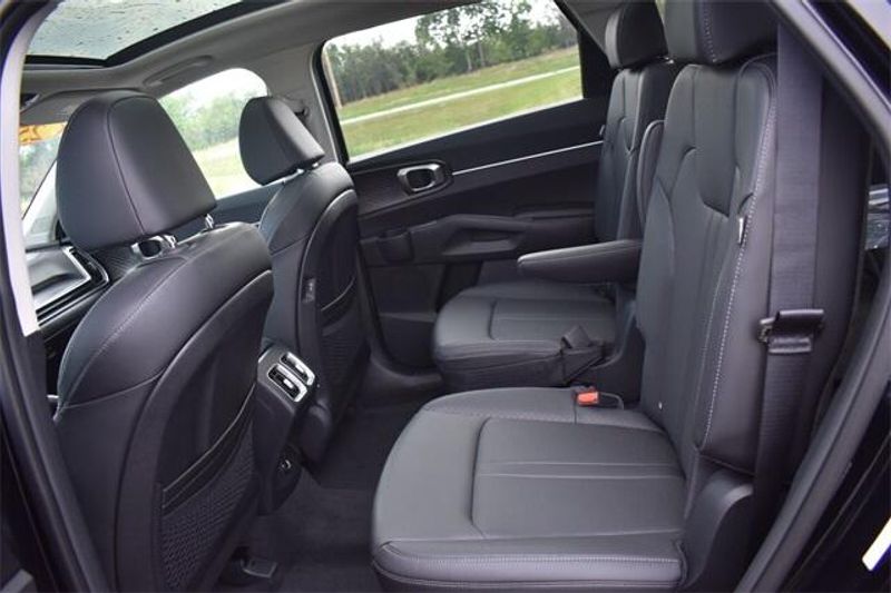 New 2025 Kia Sorento EXImage 21