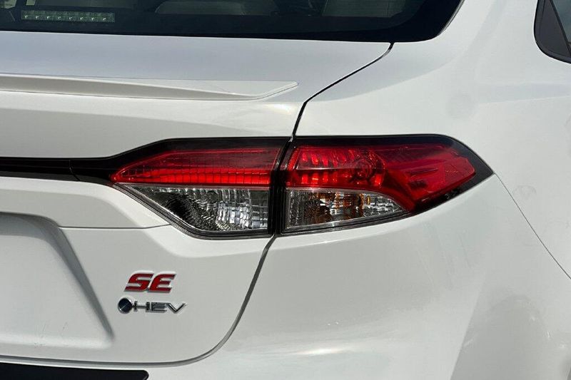 New 2027 Toyota Corolla Hybrid SEImage 28
