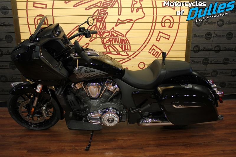 New 2024 Indian Motorcycle Challenger Image 5