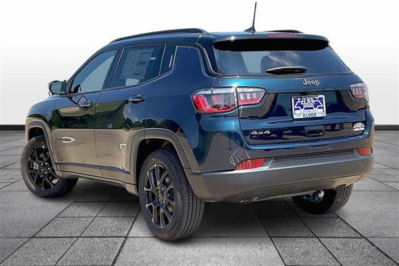 2024 Jeep Compass Latitude 4x4Image 3