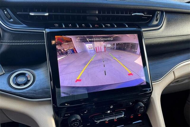 2021 Jeep Grand Cherokee Limited photo 18