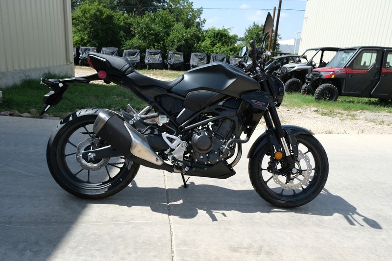 2024 Honda CB300R ABS MATTE BLACK METALLICImage 3