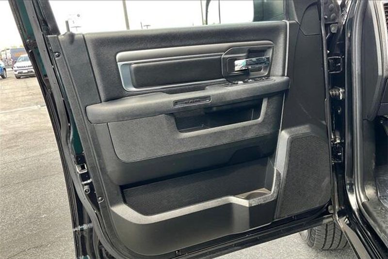 2021 RAM 1500 Classic WarlockImage 22