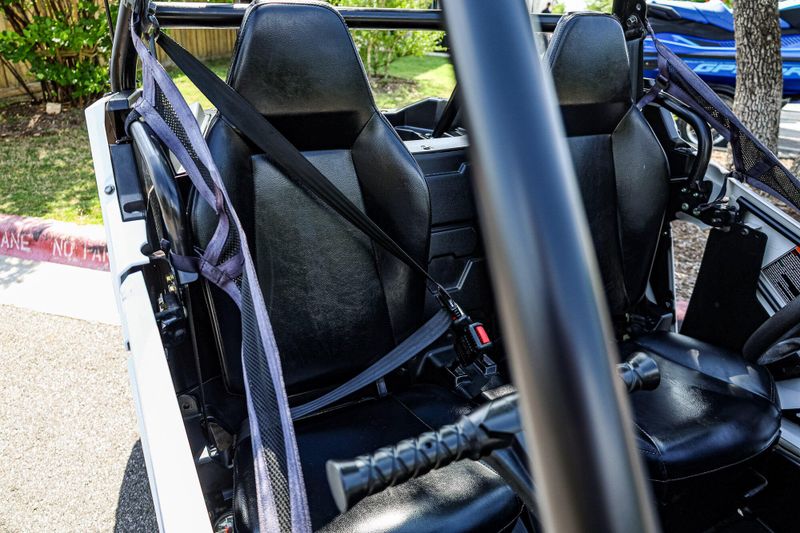 2022 Polaris RZR 200 EFI  WHITE LIGHTNING Image 30