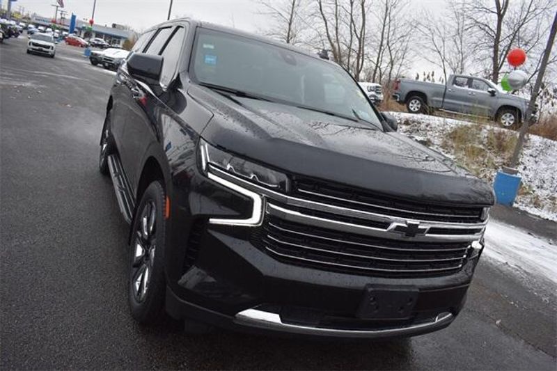 2021 Chevrolet Suburban LTImage 9