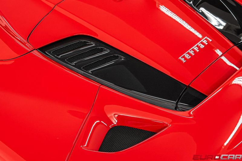 Used 2022 Ferrari F8 Spider *CARBON FIBER LED STEERING WHEEL * DAYTONA SEATS*Image 24