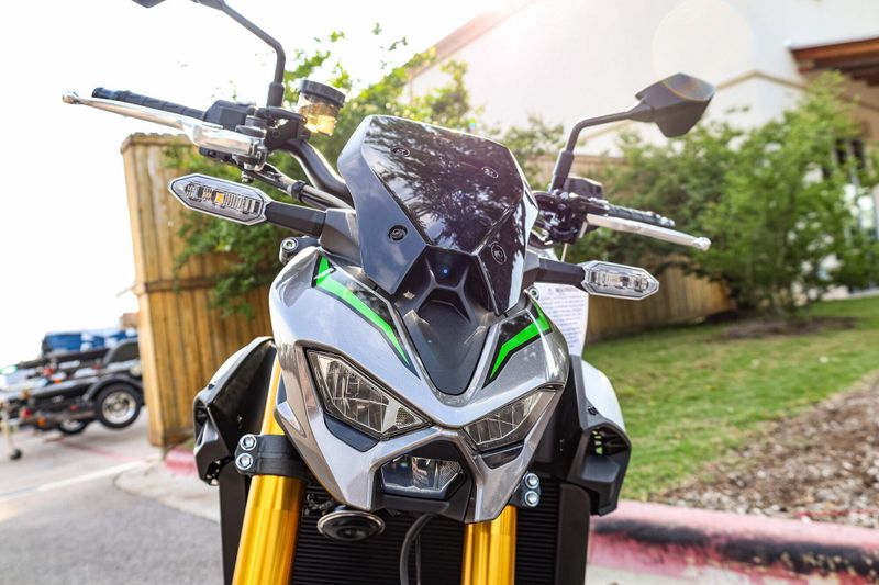 2025 Kawasaki Z900 SE ABS  METALLIC MATTE GRAPHITE GRAY AND EBONY AND METALLIC GRAPHITE GRAY Image 7