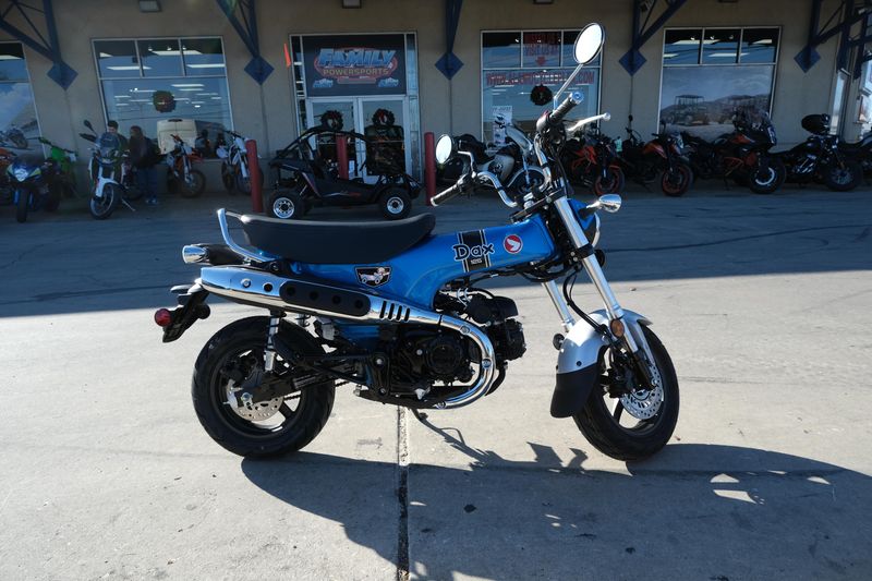 2025 Honda DAX125 PEARL GLITTERING BLUEImage 2