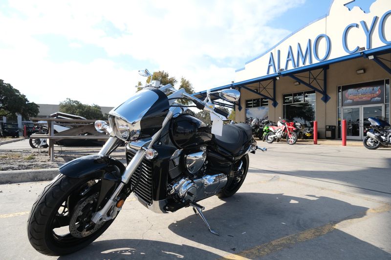 2025 SUZUKI BOULEVARD M109R BLACK in a BLACK exterior color. Family PowerSports (877) 886-1997 familypowersports.com 