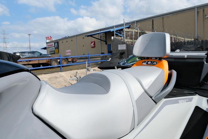 USED 2023 SEADOO PWC GTX FISHT 170 AUD Image 11