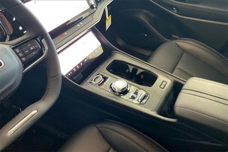 2025 Jeep Wagoneer S Wagoneer S LimitedImage 6