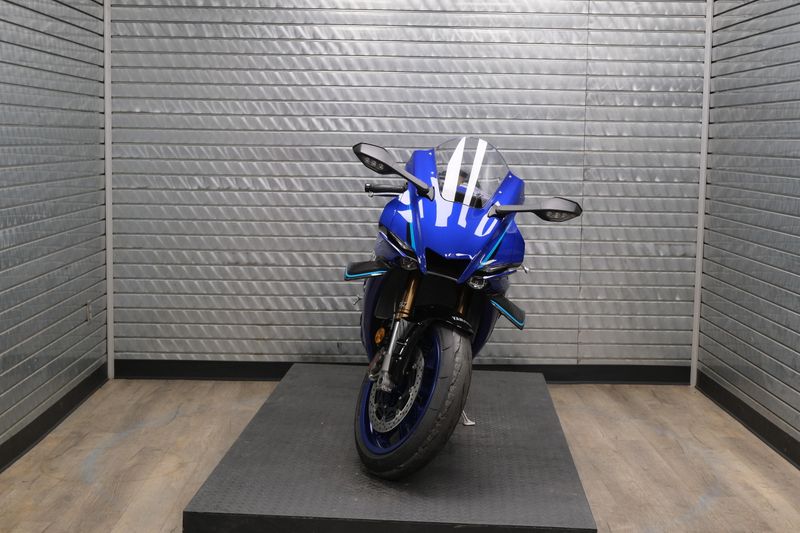 NEW 2026 YAMAHA YZF-R1 Image 8