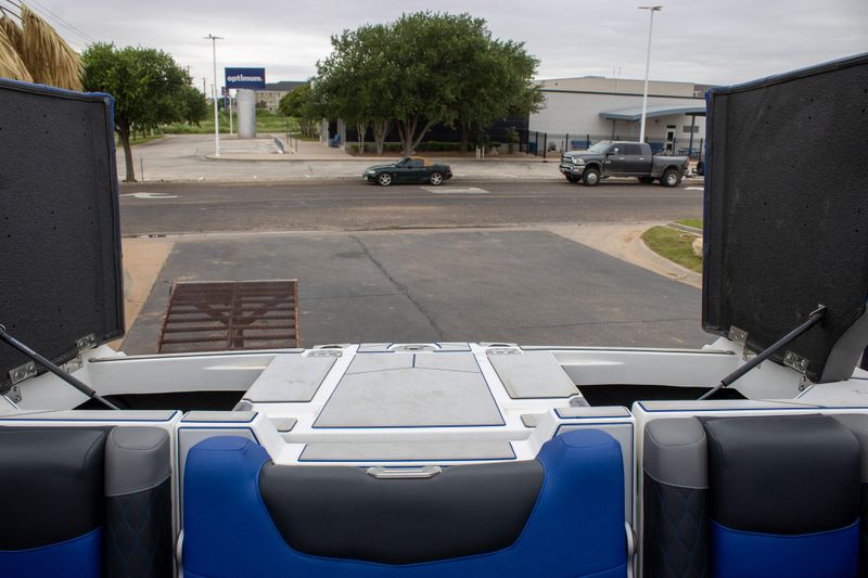 USED 2022 MALIBU M240 Image 32