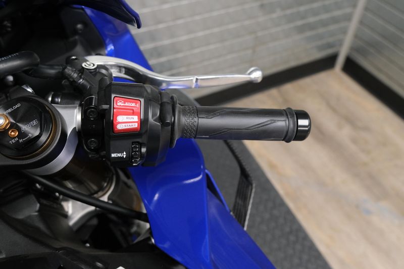 NEW 2026 YAMAHA YZF-R1 Image 20