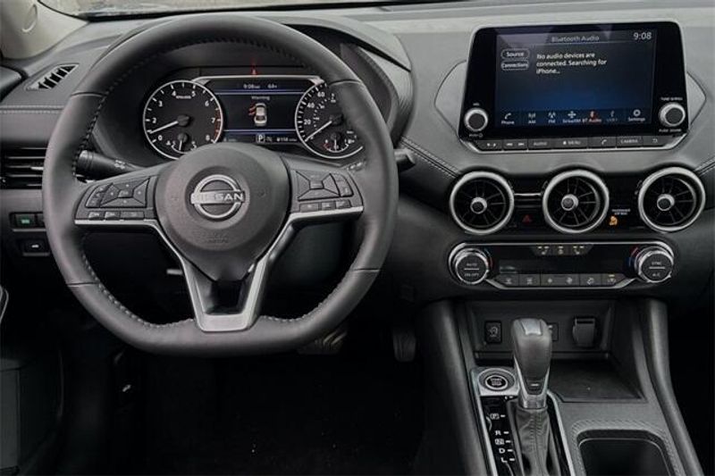 New 2025 Nissan Sentra SVImage 11