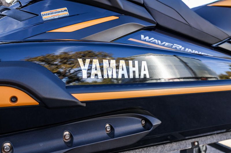 2025 Yamaha FX CRUISER HO WITH AUDIO COPPER AND BLACK Image 8