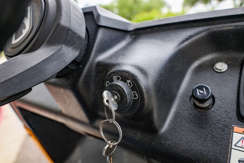 Used 2018 CUB CADET CHALLENGER 400  BLACK AND YELLOW Image 22