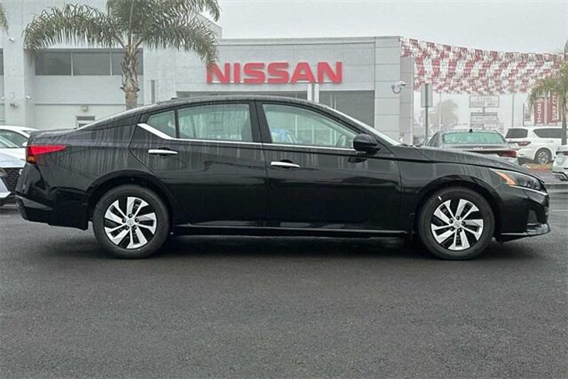 2025 Nissan Altima 2.5 SImage 2