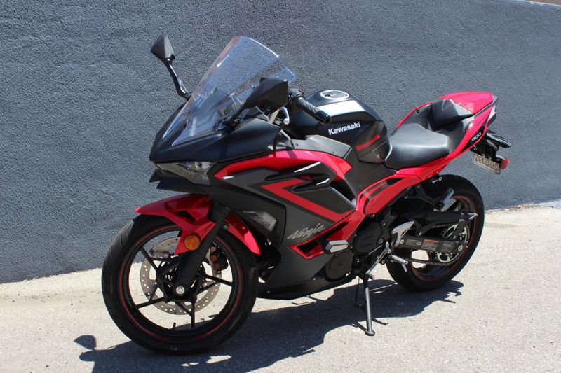 Used 2024 Kawasaki Ninja 500 SE ABS Image 5