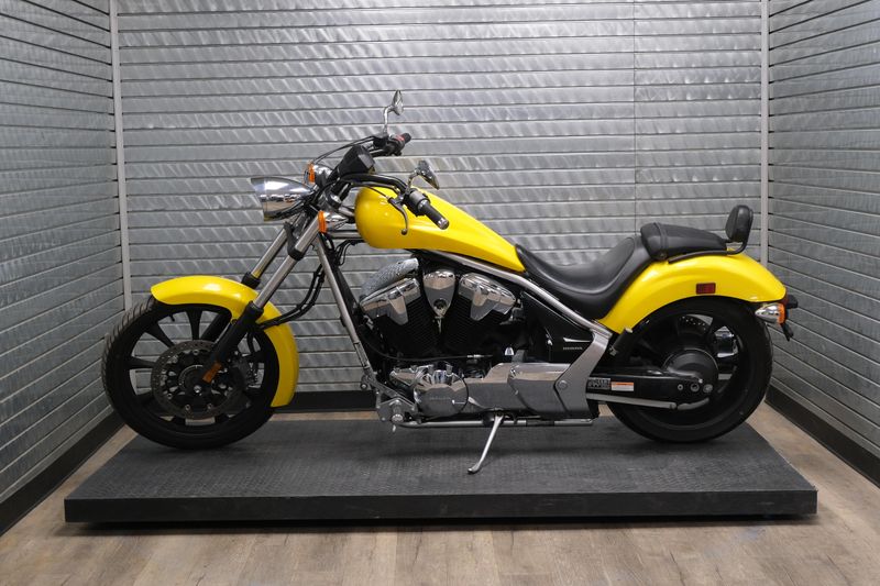 USED 2023 HONDA FURY Image 6