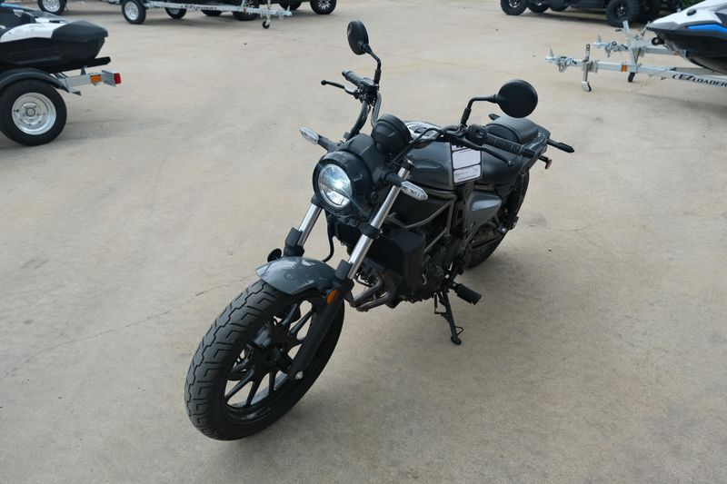 2024 Kawasaki ELIMINATOR PEARL STORM GRAY Image 8