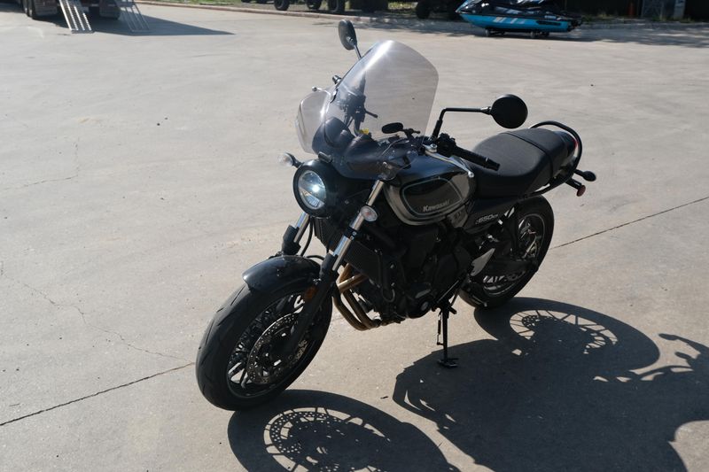 2023 Kawasaki Z650RS METALLIC MOONDUST GRAY AND EBONY Image 7