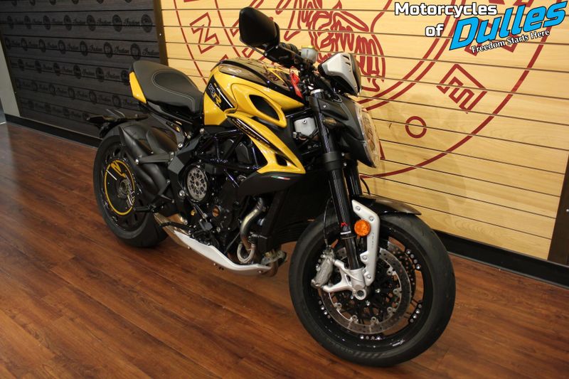 2023 MV Agusta Dragster RR SCS Image 2