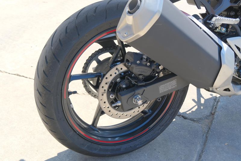 USED 2025 KAWASAKI NINJA 500 ABS Image 11