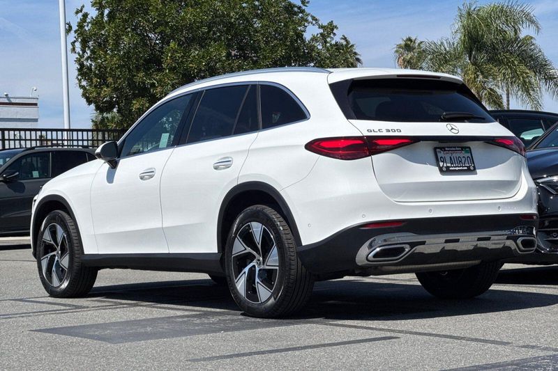 Used 2024 Mercedes-Benz GLC 300Image 6